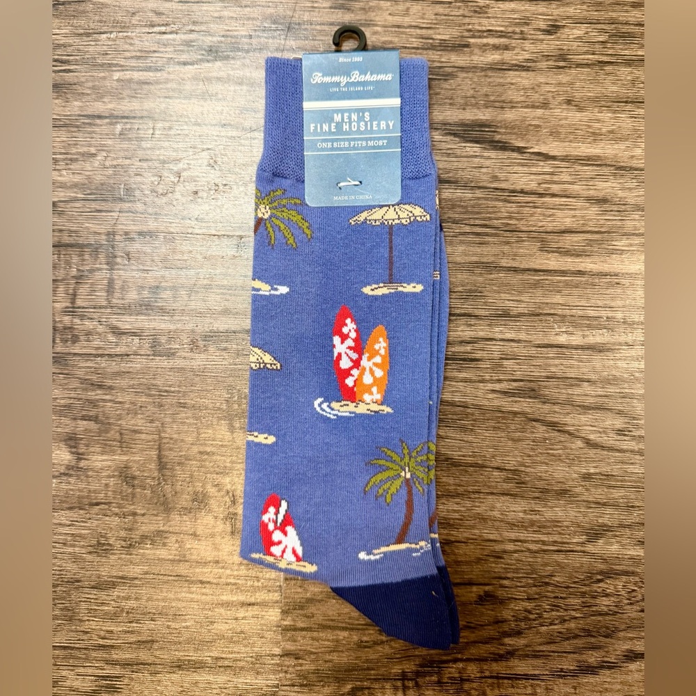 NWT Tommy Bahama Men’s Blue Hawaiian Surf Socks with Red & Orange Surfboards